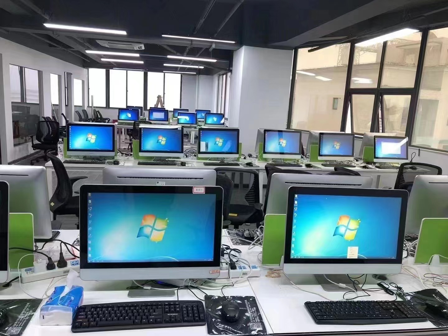 挂机游戏打金副业赚钱吗？