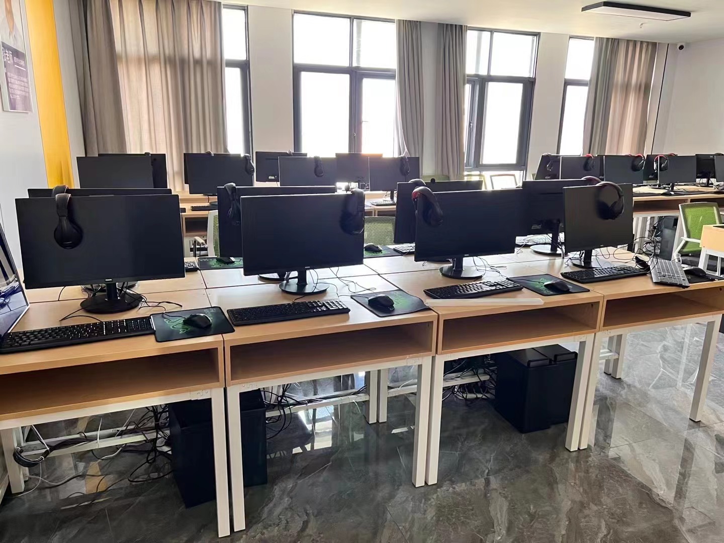 新出游戏工作室创业思路还能做吗？